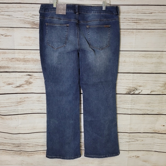 NWT Chico's So-Slimming Bootcut Jeans Size 14 Short - Picture 4 of 5